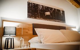 Elbi Suites - Countryside Retreat